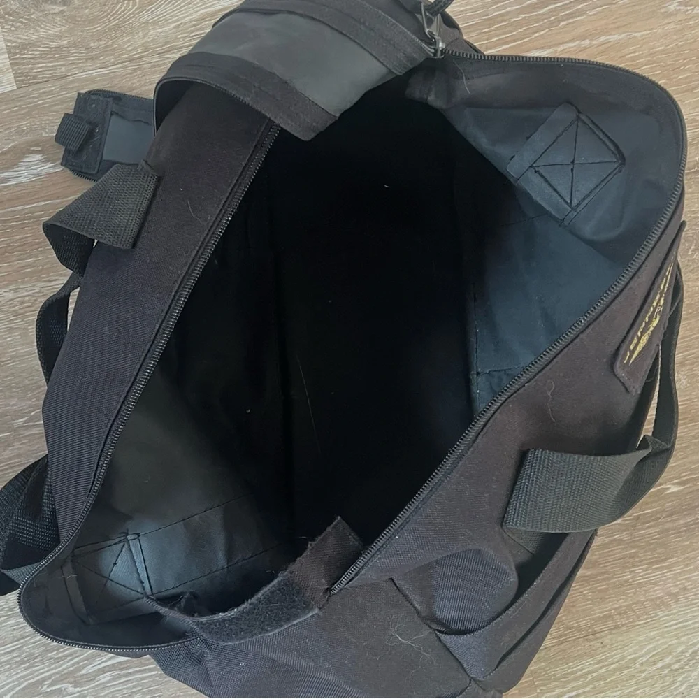 Jeppesen flight bag Perfect for pilots in training or professionals.